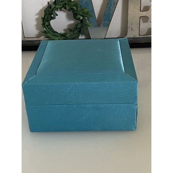 Silvertone Large Oval Cross Shaped Faux Turquoise Stone 16” Necklace Pendant Box - Picture 11 of 16